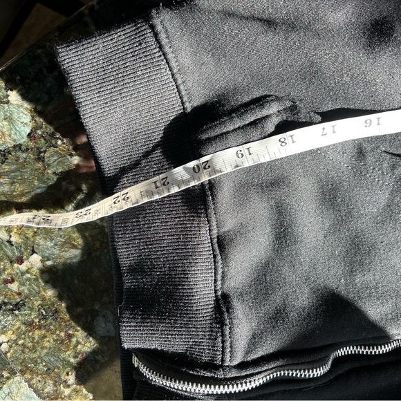 Gracie Abrams full zip star tattoo concert hoodie. Like new condition. Medium. - Picture 9 of 10